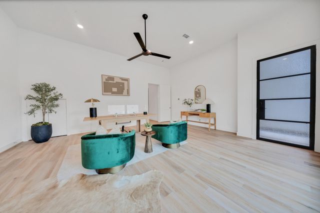 1135 Lake Pointe Parkway, Sugar Land, TX 77478