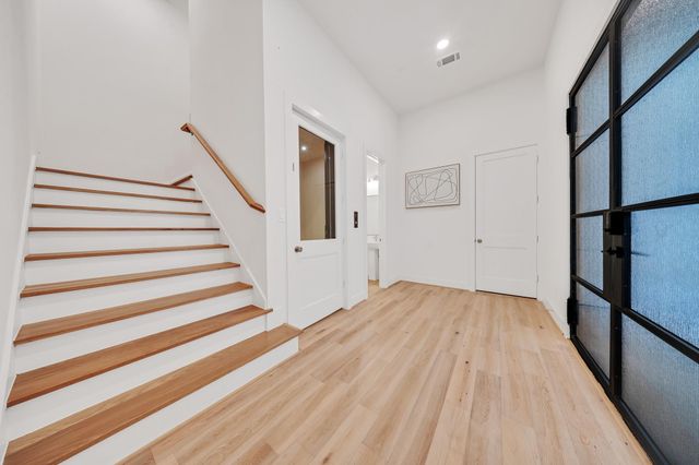 1135 Lake Pointe Parkway, Sugar Land, TX 77478