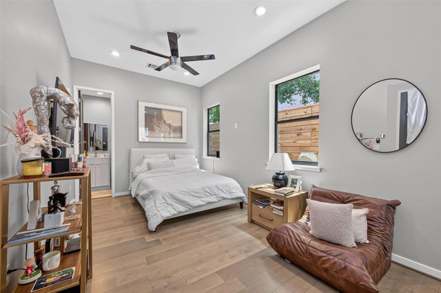 607 Memorial Heights Drive, Houston, TX 77007