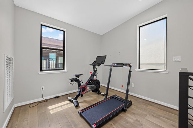 607 Memorial Heights Drive, Houston, TX 77007