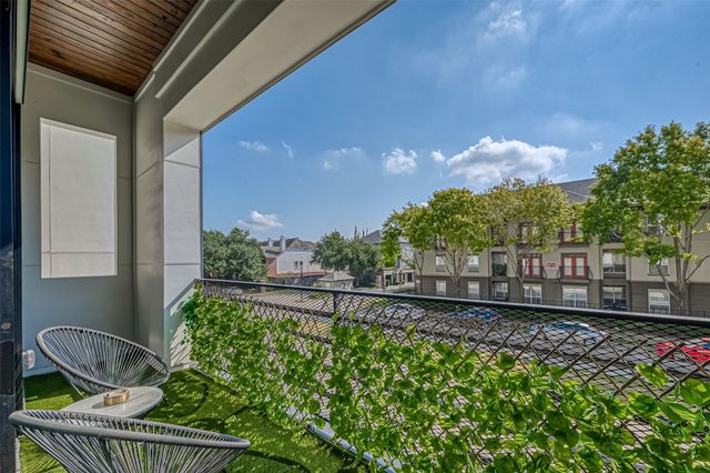 607 Memorial Heights Drive, Houston, TX 77007