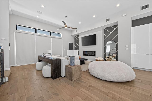 607 Memorial Heights Drive, Houston, TX 77007