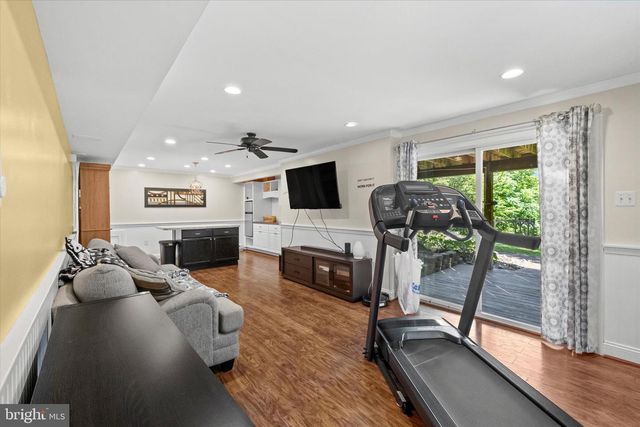300 SANDY RIDGE RD, Fredericksburg, VA 22405