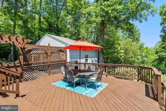 300 SANDY RIDGE RD, Fredericksburg, VA 22405