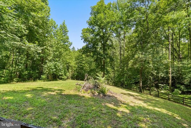 300 SANDY RIDGE RD, Fredericksburg, VA 22405