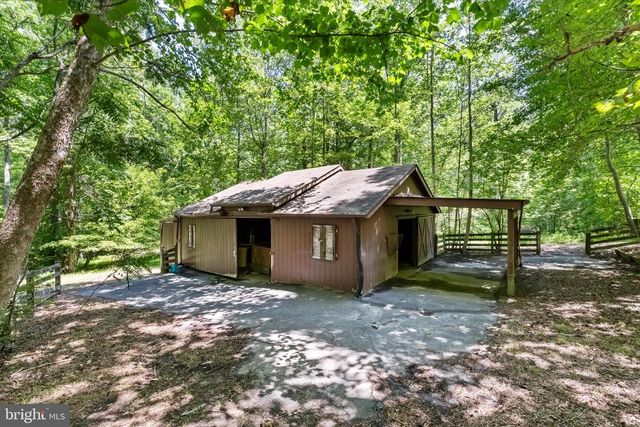 300 SANDY RIDGE RD, Fredericksburg, VA 22405