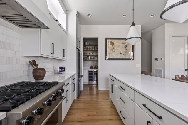 2080 12th Ave, S, Nashville, TN 37204