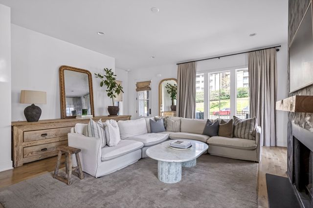 2080 12th Ave, S, Nashville, TN 37204