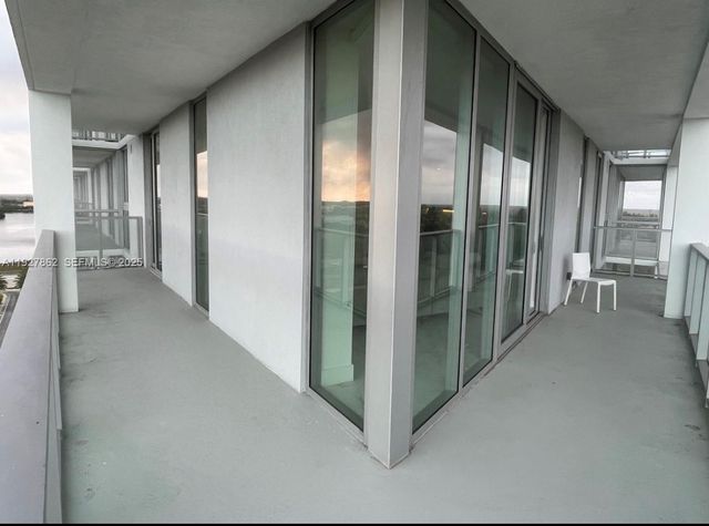 2000 Metropica Way 1009, Sunrise, FL 33323