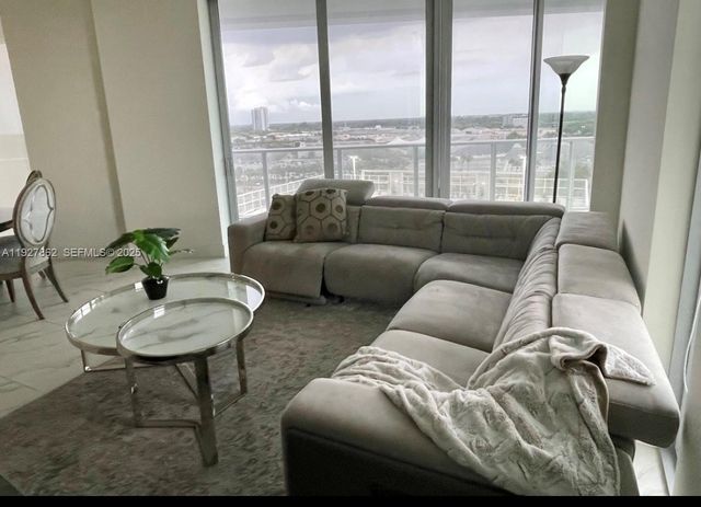 2000 Metropica Way 1009, Sunrise, FL 33323