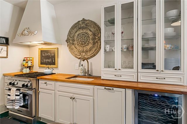 407 E Jones Street, Savannah, GA 31401