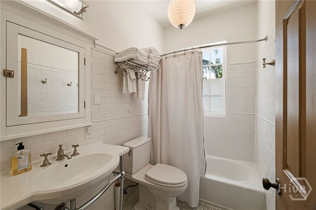 407 E Jones Street, Savannah, GA 31401