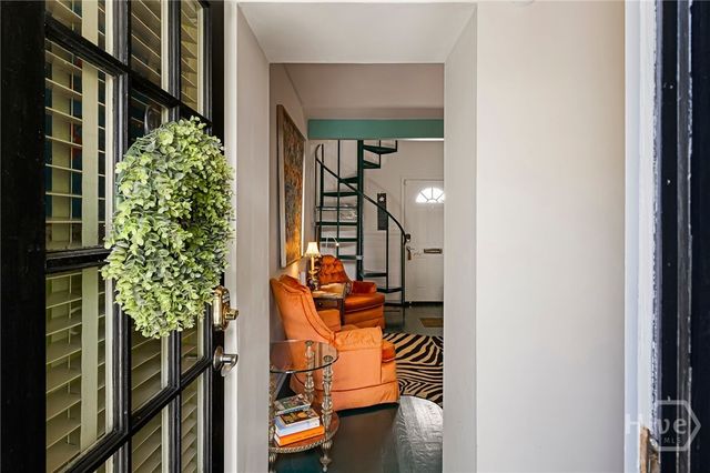 407 E Jones Street, Savannah, GA 31401