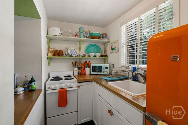 407 E Jones Street, Savannah, GA 31401