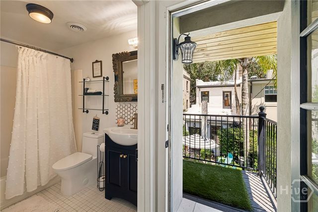 407 E Jones Street, Savannah, GA 31401