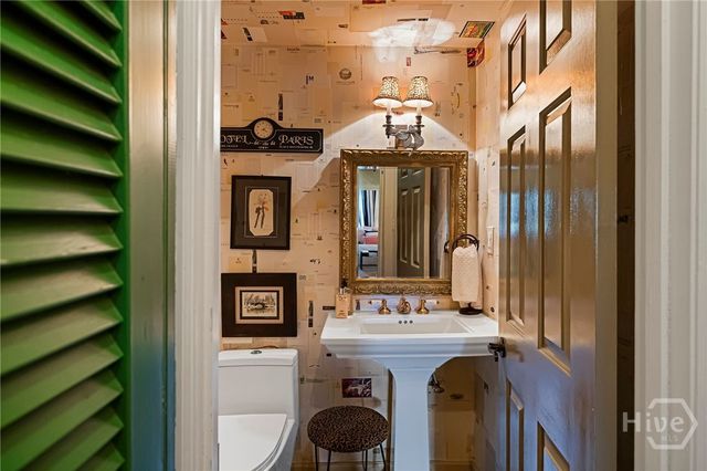 407 E Jones Street, Savannah, GA 31401