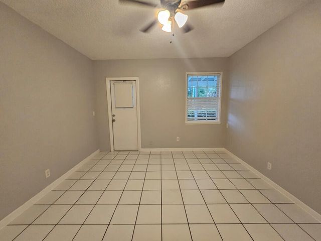 3000 NW 5th Avenue 15, Boca Raton, FL 33431