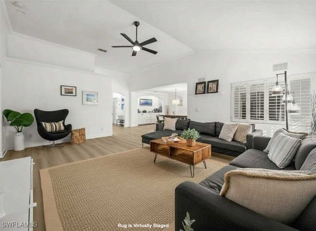 4 Colonial DR, Naples, FL 34112