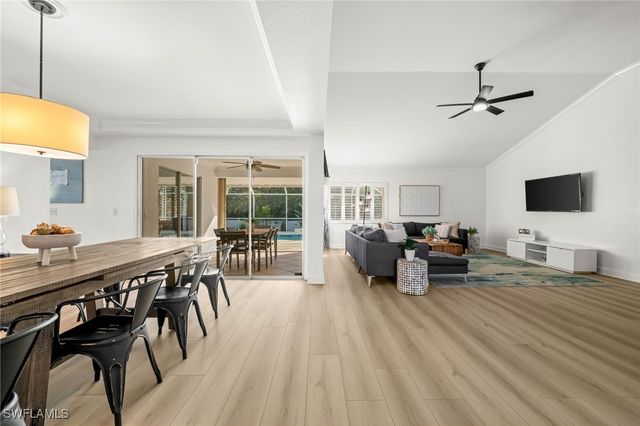 4 Colonial DR, Naples, FL 34112