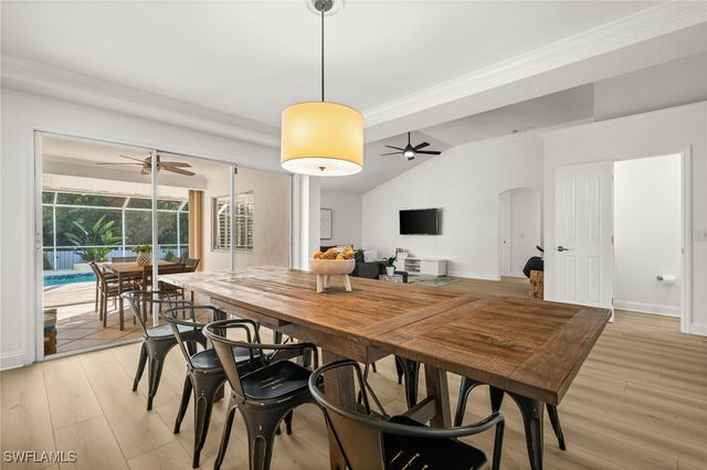 4 Colonial DR, Naples, FL 34112