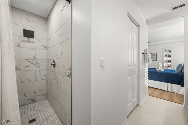 4 Colonial DR, Naples, FL 34112