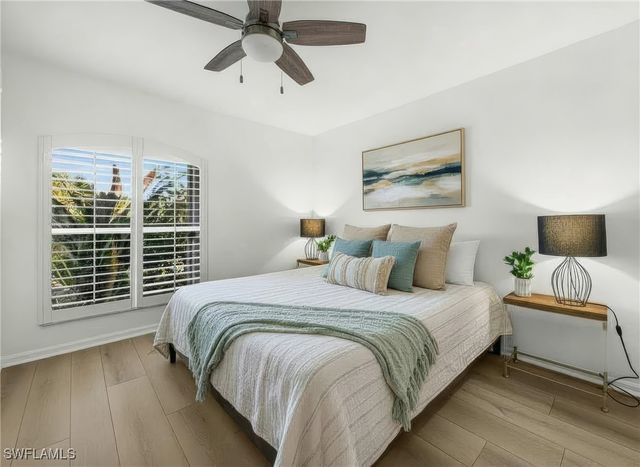 4 Colonial DR, Naples, FL 34112