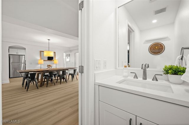 4 Colonial DR, Naples, FL 34112