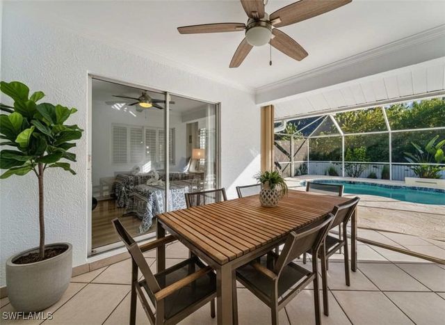 4 Colonial DR, Naples, FL 34112