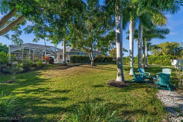 4 Colonial DR, Naples, FL 34112