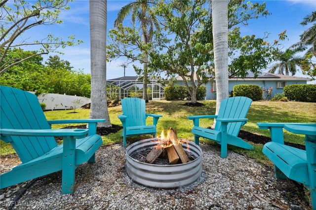 4 Colonial DR, Naples, FL 34112