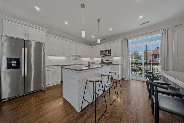 145 Brentwood Avenue 145, Fairfield, CT 06825