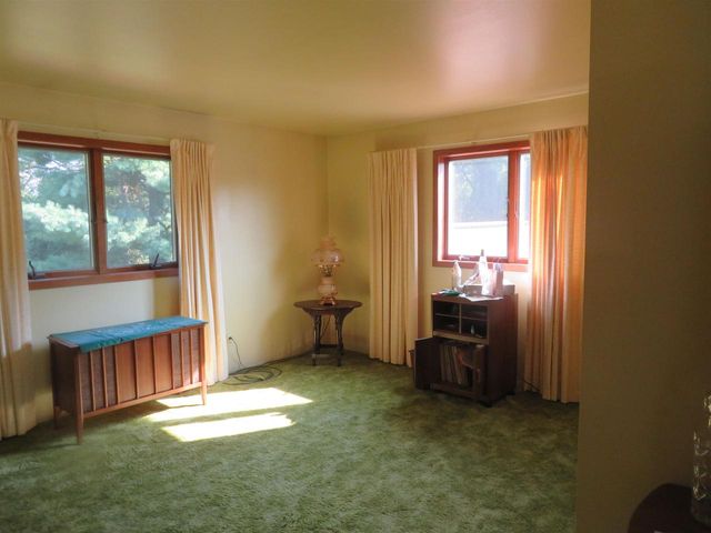 120 DIVISION COURT, Iola, WI 54945