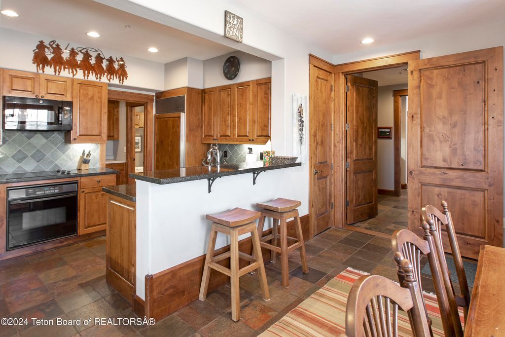 531 SNOW KING Loop, 3130, Jackson, WY 83001 photo 7