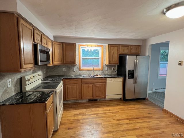 4124 North Mesa Lane, Clay, NY 13090