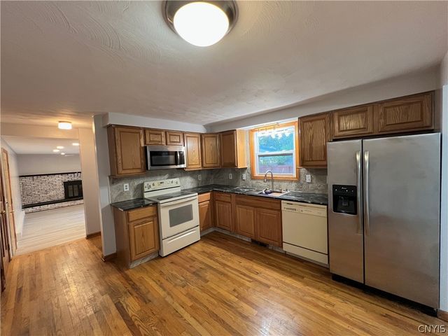 4124 North Mesa Lane, Clay, NY 13090