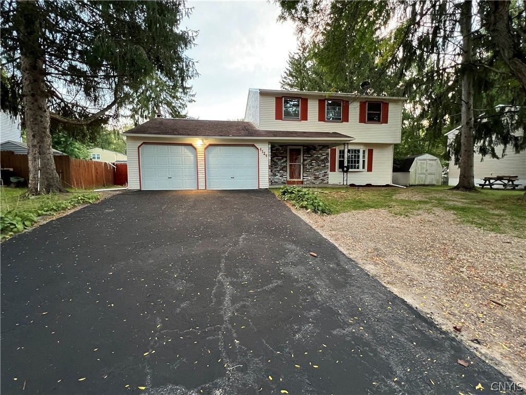 4124 North Mesa Lane, Clay, NY 13090
