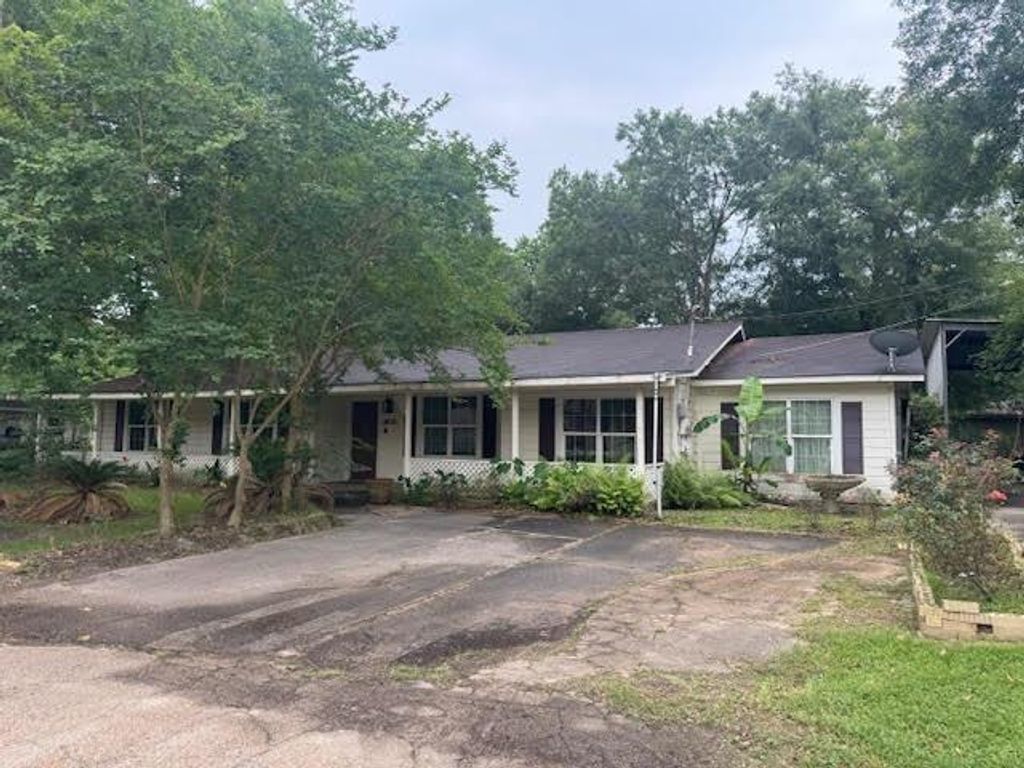 3475 Pelican Street, Pinehurst, TX 77630