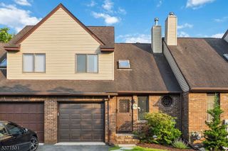 8 Tudor Dr, Pompton Lakes Boro, NJ 07442