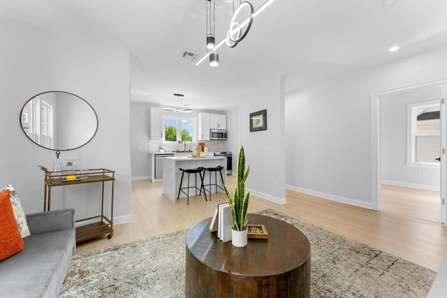446 Broadway 2, Somerville, MA 02145