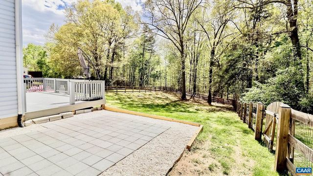 212 OAK VIEW RD, Barboursville, VA 22923