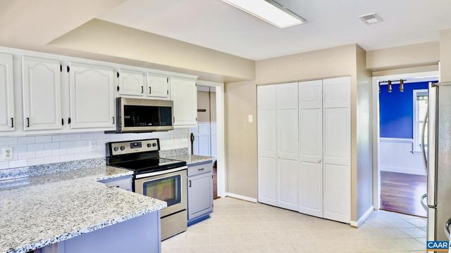212 OAK VIEW RD, Barboursville, VA 22923