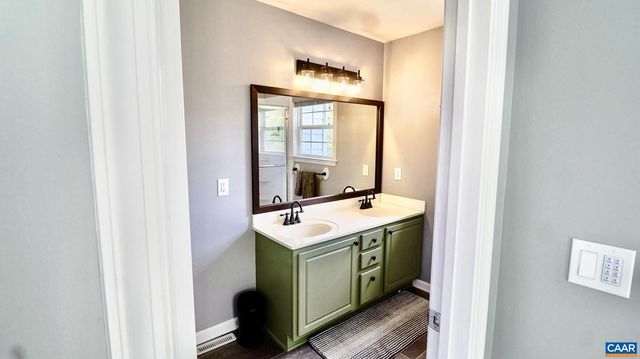 212 OAK VIEW RD, Barboursville, VA 22923