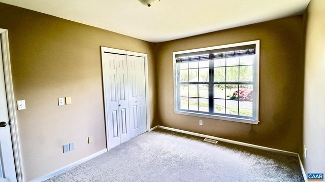 212 OAK VIEW RD, Barboursville, VA 22923