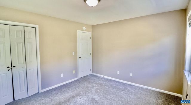 212 OAK VIEW RD, Barboursville, VA 22923