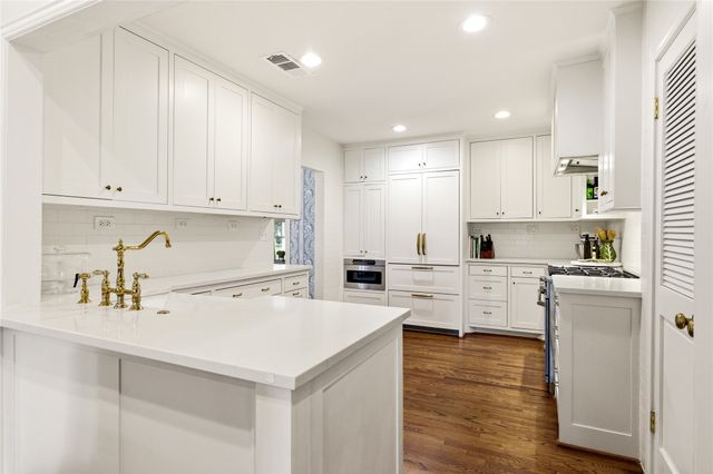 8115 Chadbourne Road, Dallas, TX 75209