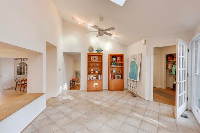 4665 W Peterson Avenue, Chicago, IL 60646