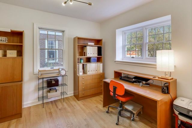 4665 W Peterson Avenue, Chicago, IL 60646