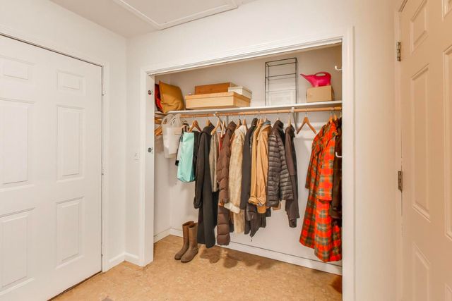 4665 W Peterson Avenue, Chicago, IL 60646