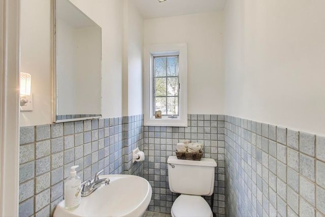 4665 W Peterson Avenue, Chicago, IL 60646