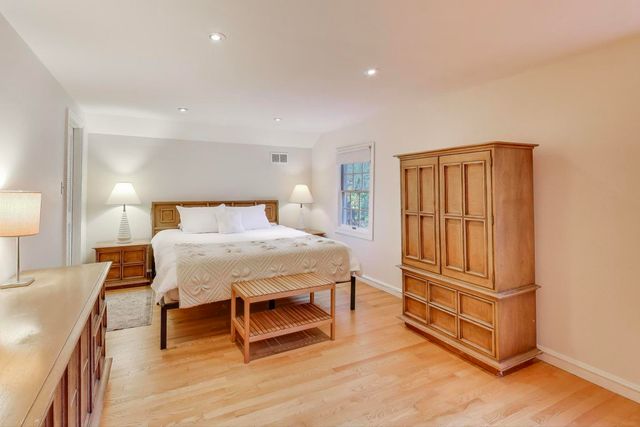 4665 W Peterson Avenue, Chicago, IL 60646